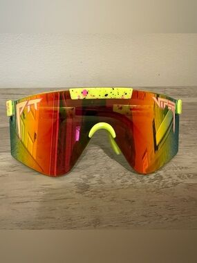 Pit Viper The 1993 Original sunglasses yellow and pink